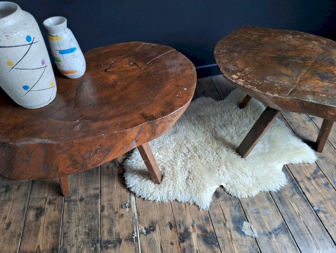 Tables basses tripode brutaliste, meubles vintage