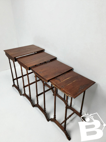 Tables gigognes 1900