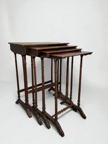 Tables gigognes 1900