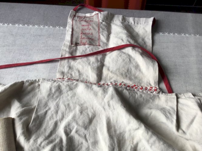 Tablier de cuisine lin + 4 Torchons anciens pur lin liteau rouge jamais utilisé