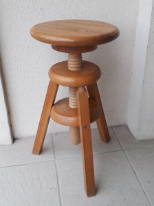 Tabouret à vis en bois