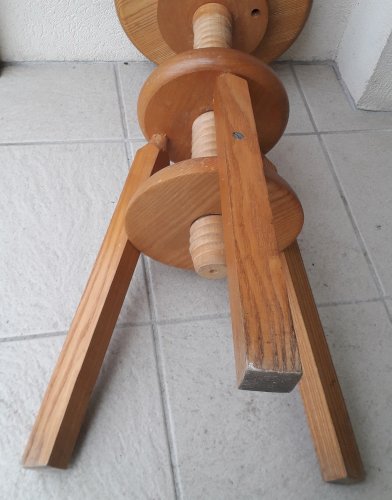 Tabouret à vis en bois