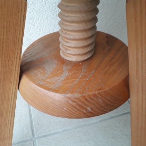 Tabouret à vis en bois