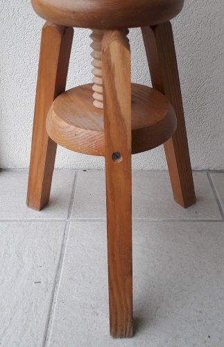 Tabouret à vis en bois