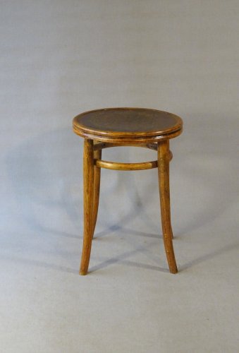 Tabouret bas en bois-courbé de style Thonet, vers 1920 "assise à coquille"