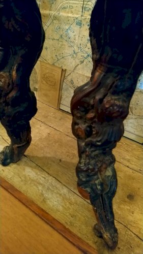 Tabouret brutaliste tripode en cep de vignes