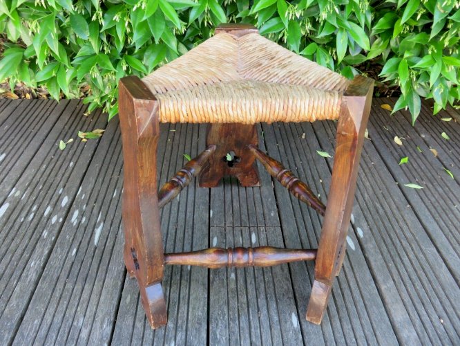 TABOURET DE FERME TRIANGULAIRE TRIPODE BOIS ET PAILLE ANNEES 50 60 VINTAGE