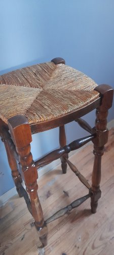 tabouret haut, bois tourné massif et assise paillée, rustique/campagnard - vers 1930