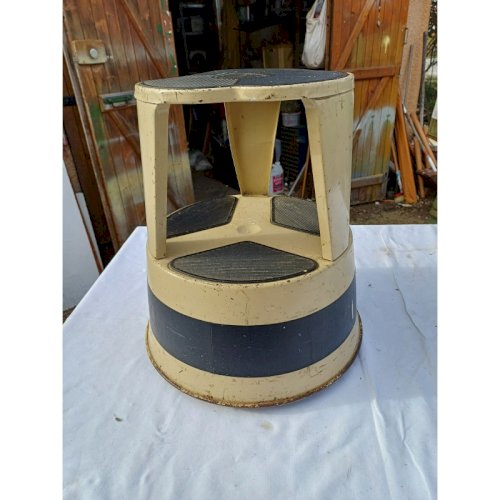 Tabouret Industriel Fer et Gomme Kik Step