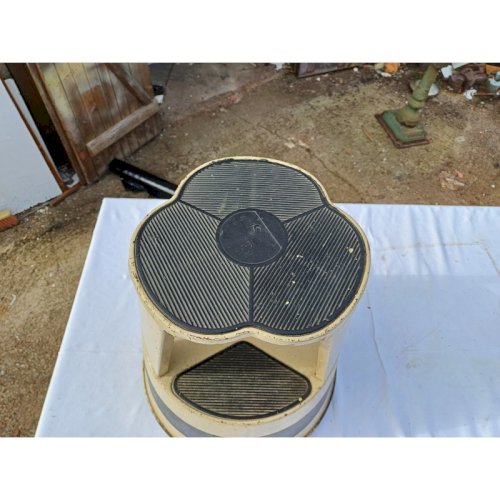 Tabouret Industriel Fer et Gomme Kik Step