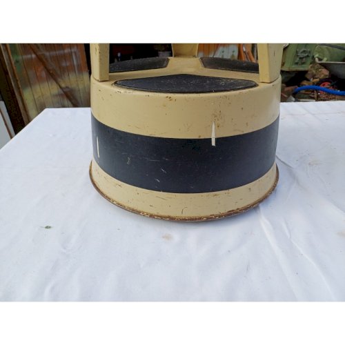 Tabouret Industriel Fer et Gomme Kik Step