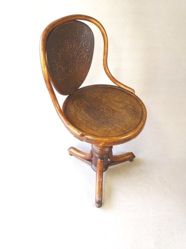 Tabouret Thonet à vis de piano ou de bureau N°1 - vers 1900 -