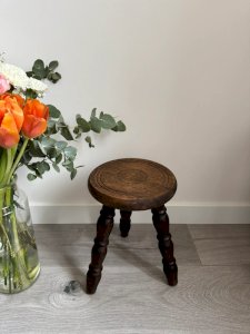 Tabouret tripode bois