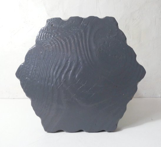 tabouret tripode en chêne massif peint en gris vintage