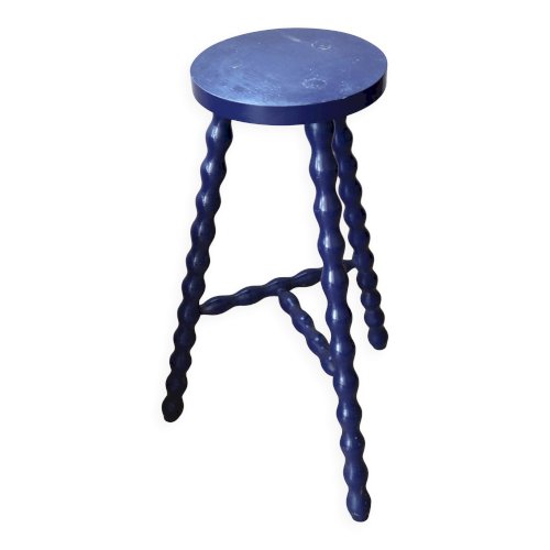 Tabouret tripode vintage en bois tourné peint en bleu
