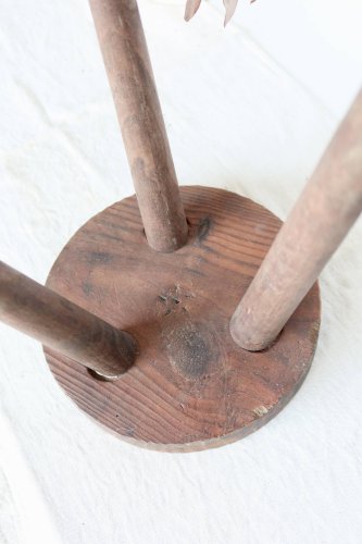 Tabouret tripode vintage en bois