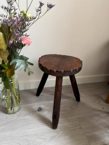 Tabouret tripode vintage rustique