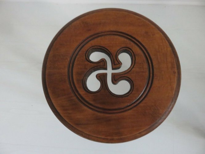 TABOURETS BASQUES LAUBURU EN CHENE MASSIF ANNEES 30 40