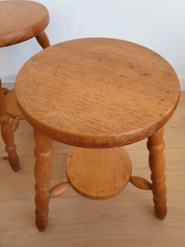 Tabourets tripodes vintage
