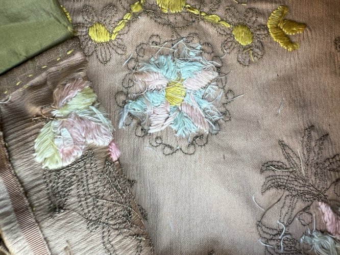 Taie De Coussin En soie brodé Main Fin 18 eme Siècle début 19e Collection Ancien