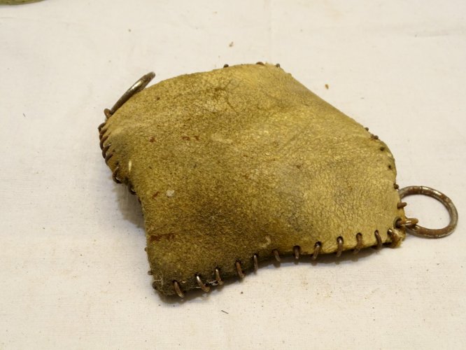 -TAMPON A BRUNIR COTTES DE MAILLE SUR CUIR TAMPON DE BRUNISSAGE MILITARIA WW1