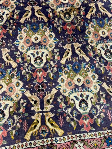 Tapis d'Orient ancien de tribu nomade 1950-1980 oiseaux fond violet