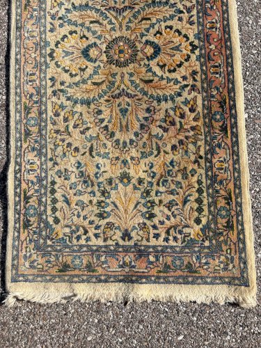 tapis persan 64cm par 133cm