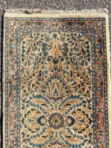 tapis persan 64cm par 133cm