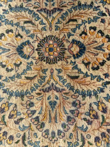 tapis persan 64cm par 133cm