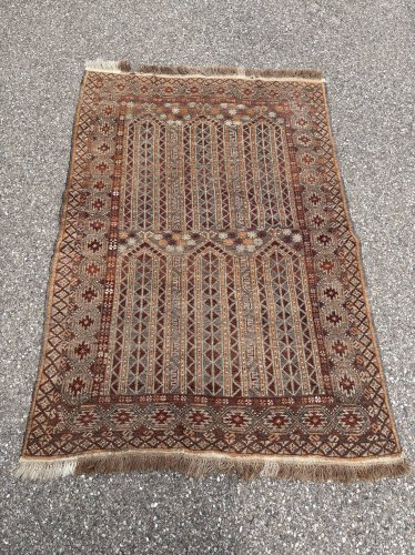 tapis turkmène tissé main