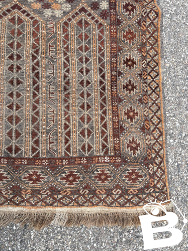 tapis turkmène tissé main