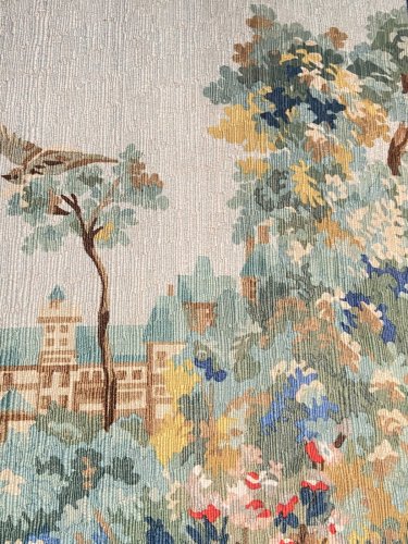 Tapisserie style verdure XVIIIe au château Robert Four Aubusson titrée l'été