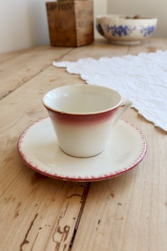 Tasse à café ancienne Longchamp terre de fer avec sous-tasse