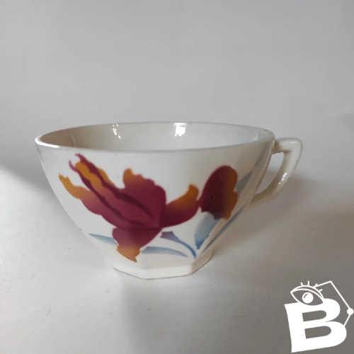 Tasse à café Digoin Sarreguemines ,très bon état.