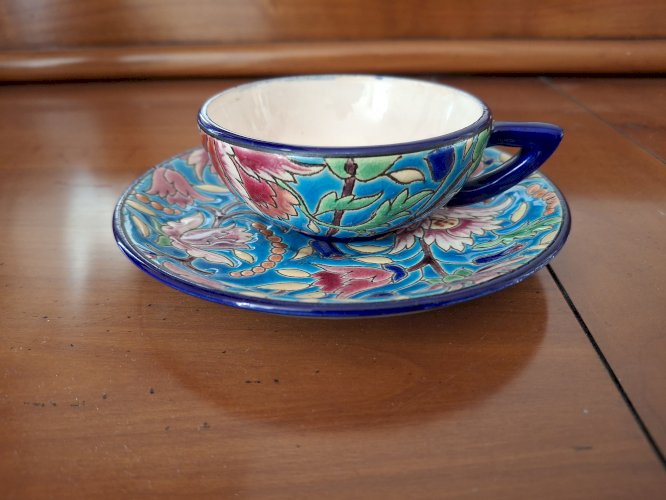Tasse à café et soucoupe en émaux de Longwy (anse recollée)