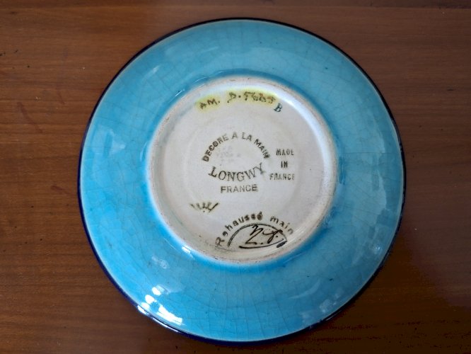 Tasse à café et soucoupe en émaux de Longwy