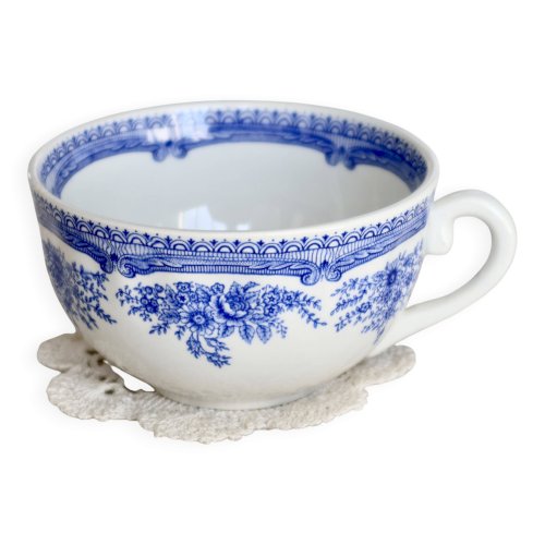 Tasse à thé ancienne en faïence bleue et blanche - Décor floral