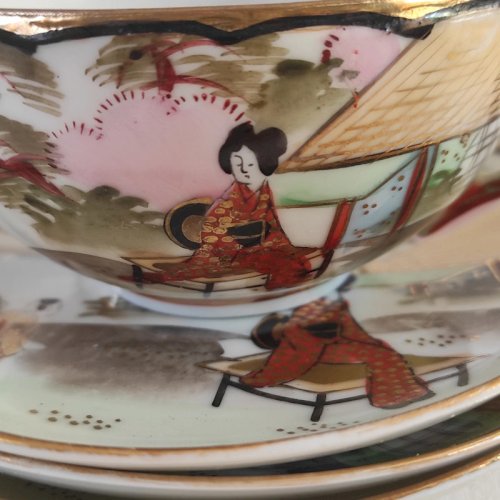 Tasse à thé en porcelaine fine ancienne japonaise