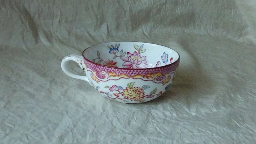TASSE A THÉ EN PORCELAINE SARREGUEMINES DECOR MINTON N° 235/86*