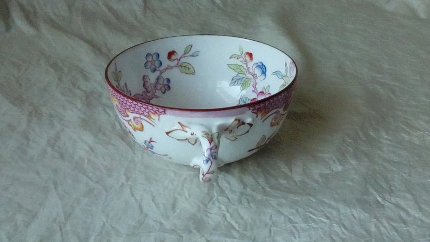 TASSE A THÉ EN PORCELAINE SARREGUEMINES DECOR MINTON N° 235/86*