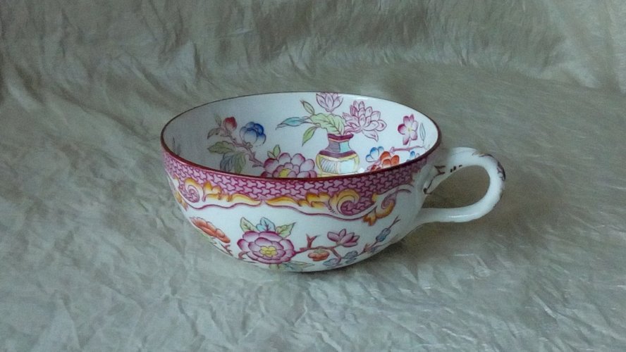 TASSE A THÉ EN PORCELAINE SARREGUEMINES DECOR MINTON N° 235/86*