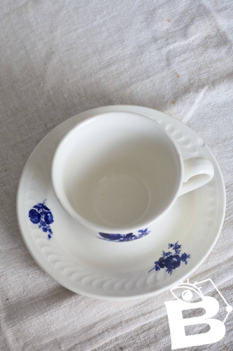 Tasse à thé Gien vintage faïence ivoire - Motif fleuri bleu