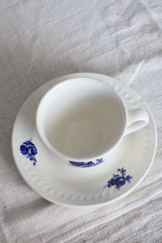 Tasse à thé Gien vintage faïence ivoire - Motif fleuri bleu