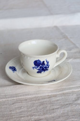 Tasse à thé Gien vintage faïence ivoire - Motif fleuri bleu