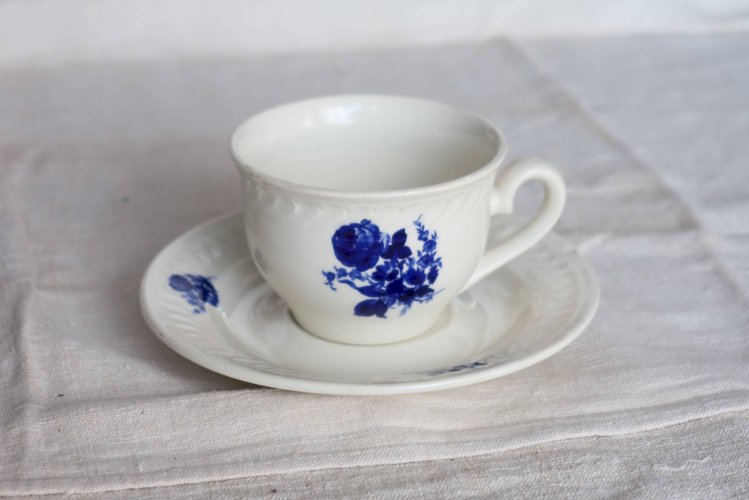 Tasse à thé Gien vintage faïence ivoire - Motif fleuri bleu