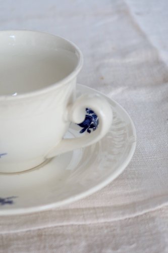 Tasse à thé Gien vintage faïence ivoire - Motif fleuri bleu