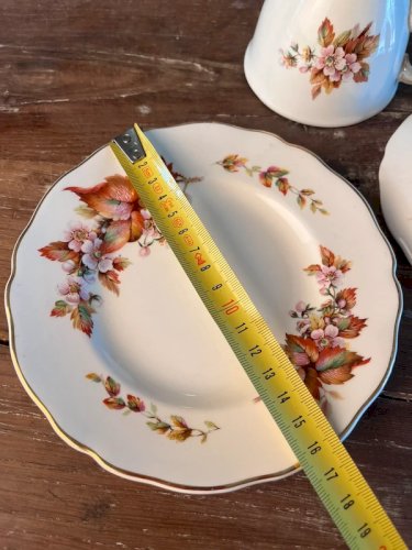 Tasse anglaise Royal Doulton modèle Wilton