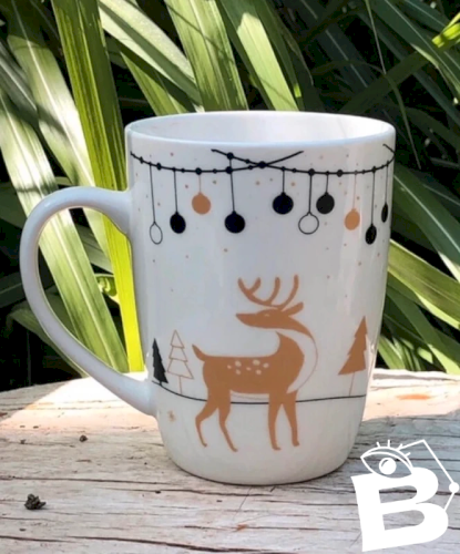 Tasse blanche aux décors de Noël