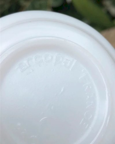 Tasse de Noël Arcopal motifs sapins et bonhommes de neige