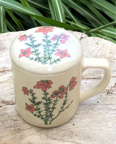 Tasse en grès motifs fleurs